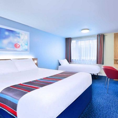 Travelodge London Raynes Park Εξωτερικό φωτογραφία