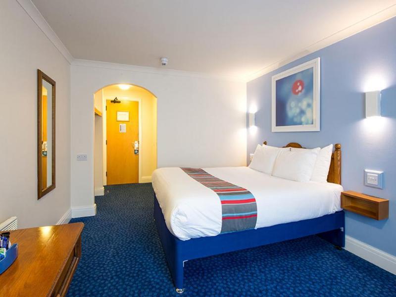 Travelodge London Raynes Park Εξωτερικό φωτογραφία